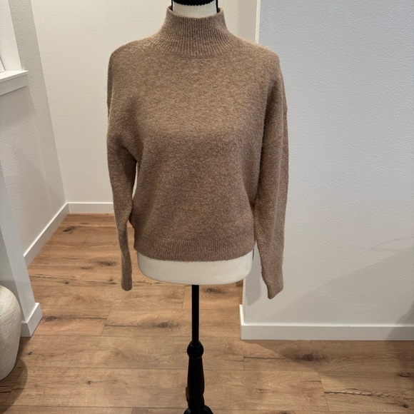 H&M Cozy Tan Turtleneck Sweater - Picture 4 of 9